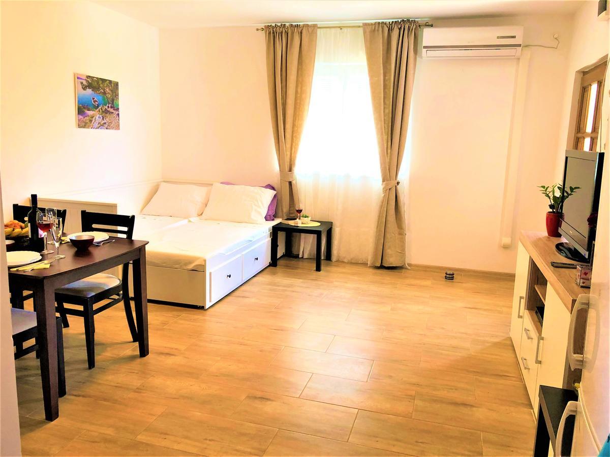 Apartments Village Лозовац Экстерьер фото